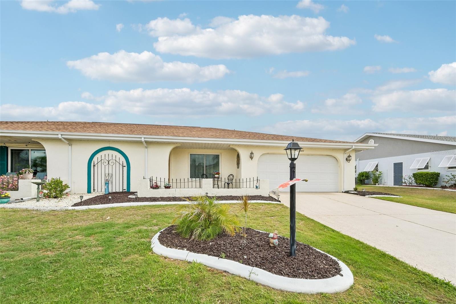 1607 CLOISTER DR
