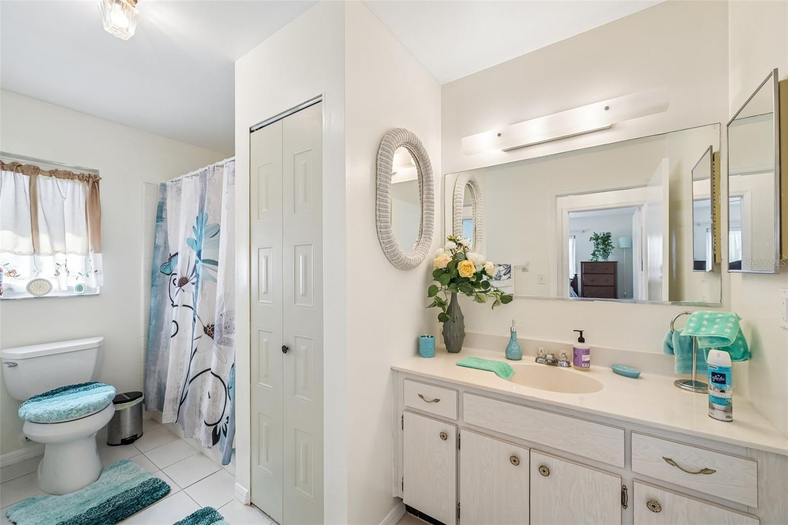 1607 CLOISTER DR