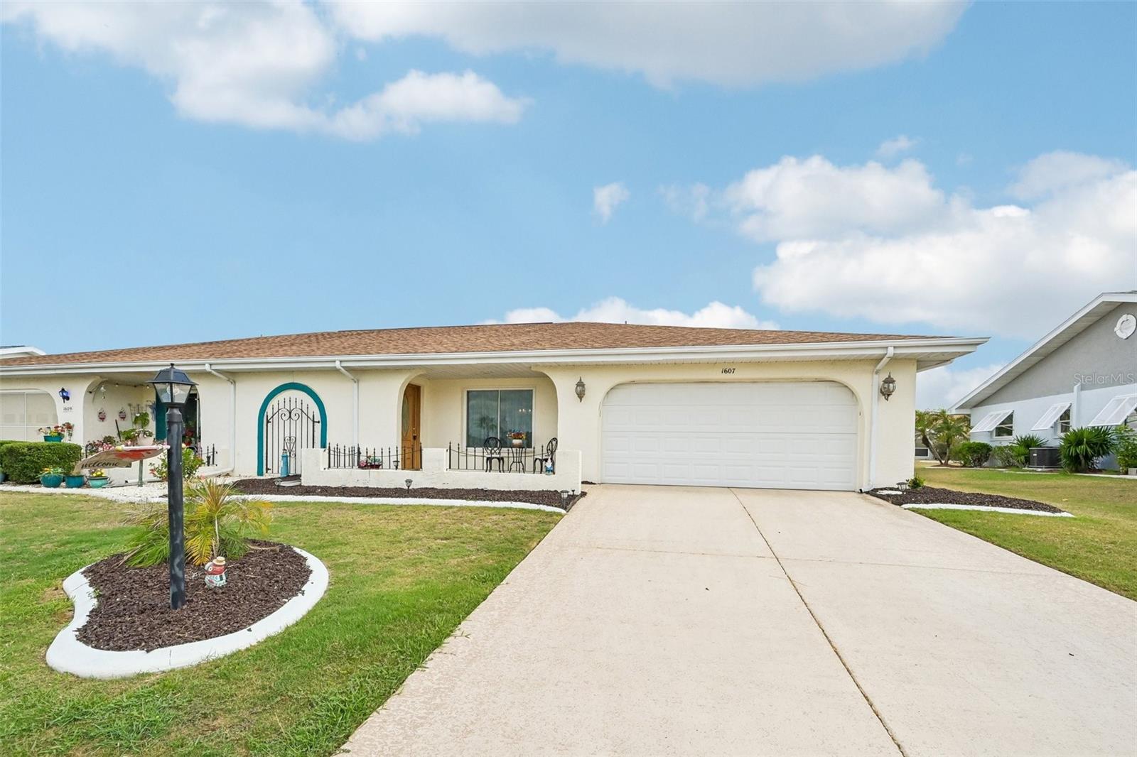 1607 CLOISTER DR