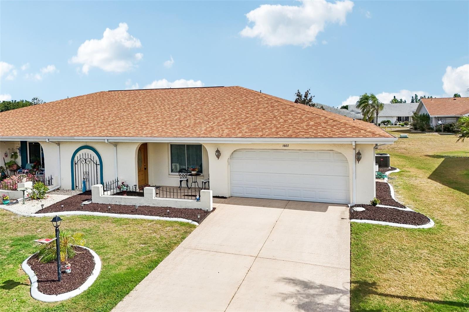1607 CLOISTER DR