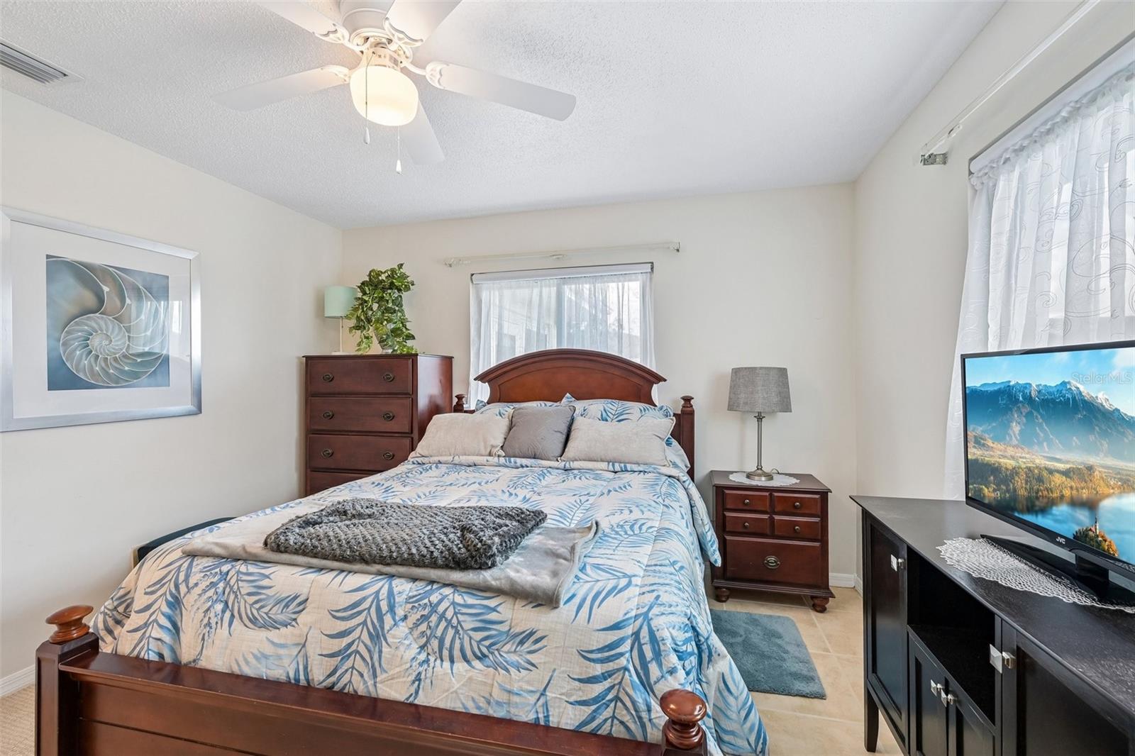 1607 CLOISTER DR