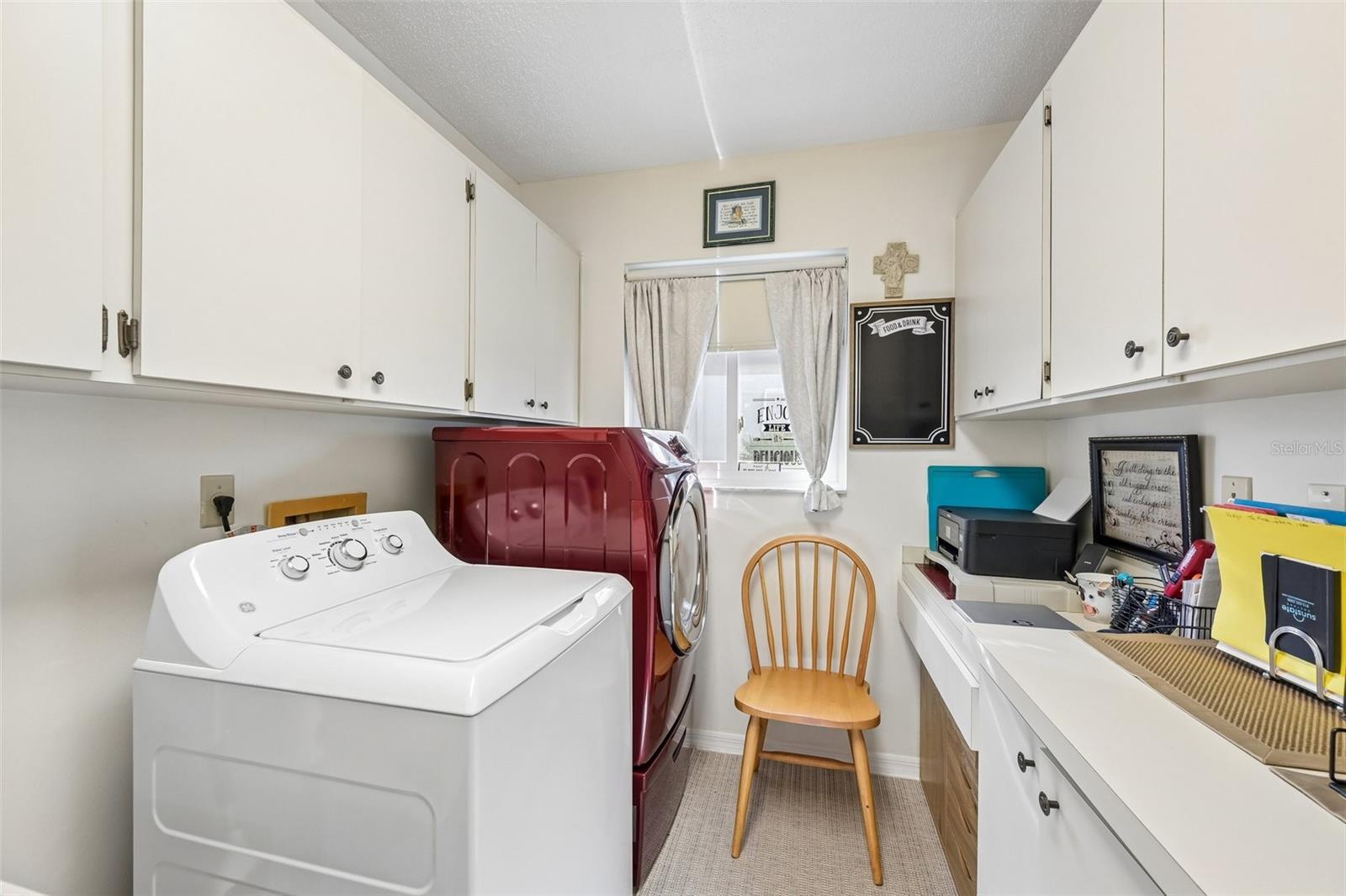 1607 CLOISTER DR