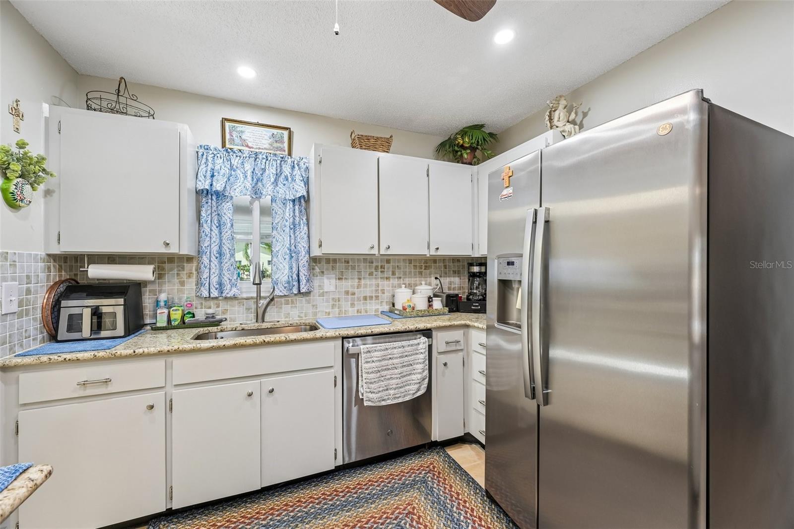 1607 CLOISTER DR