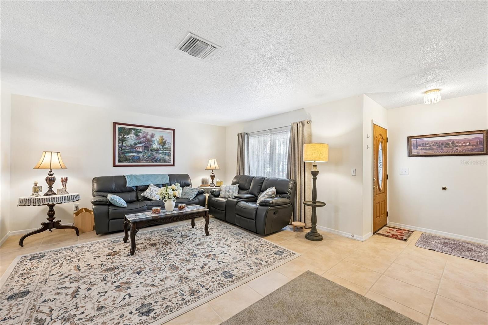 1607 CLOISTER DR