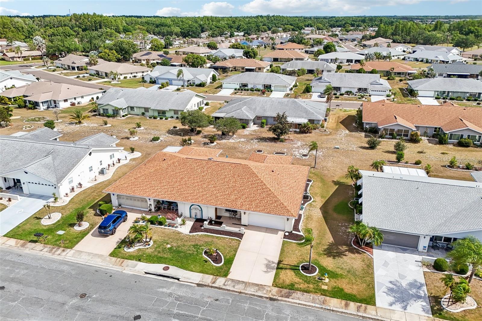1607 CLOISTER DR