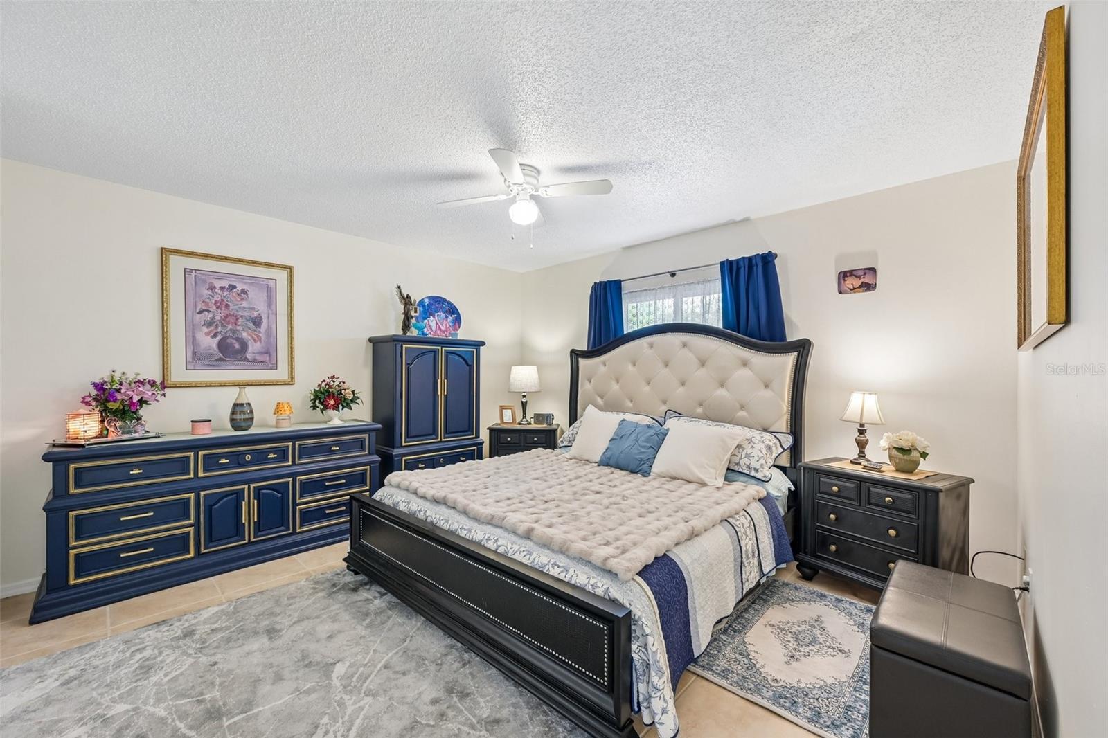 1607 CLOISTER DR