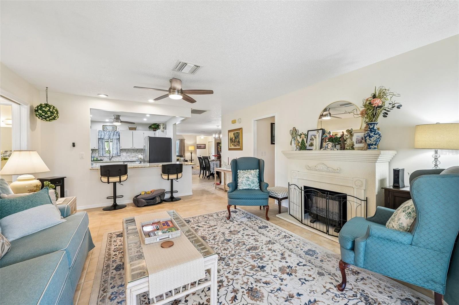 1607 CLOISTER DR