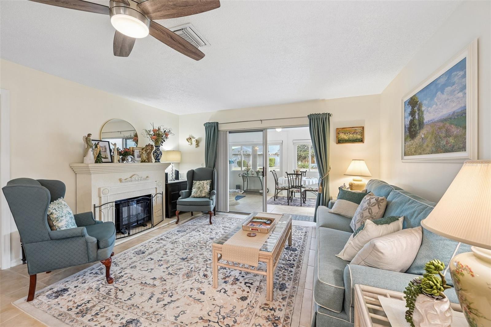 1607 CLOISTER DR
