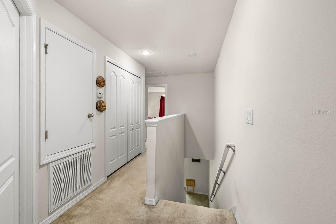 2121 BROADWAY VIEW AVE