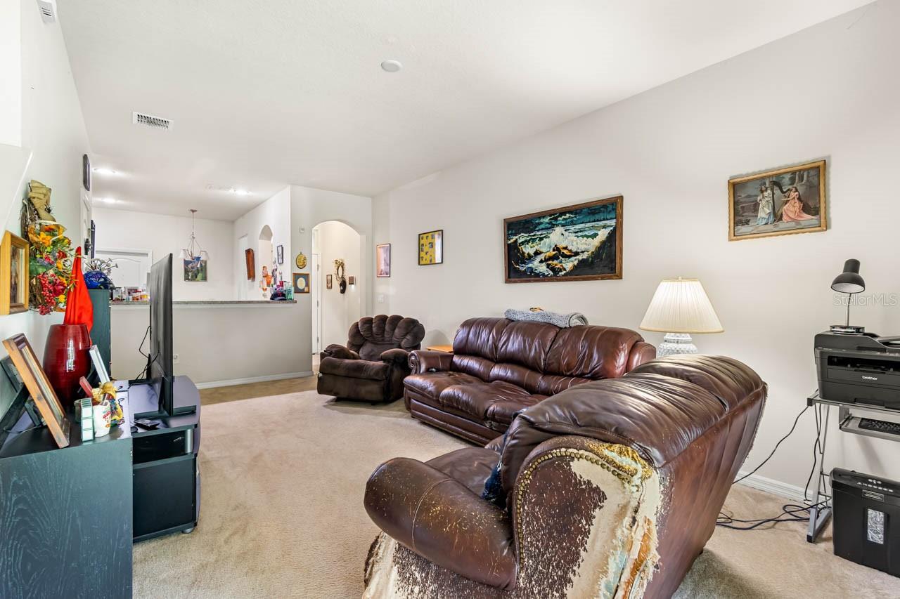2121 BROADWAY VIEW AVE