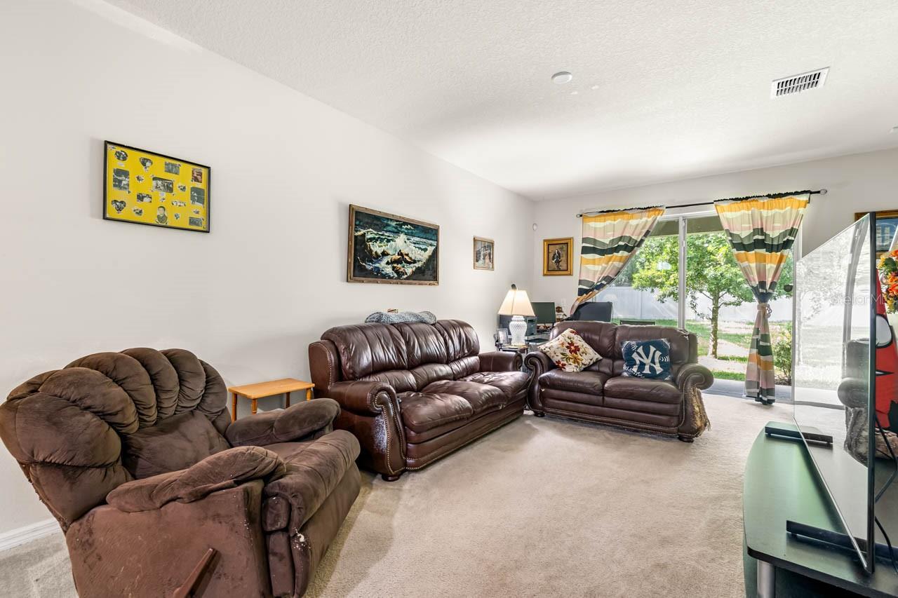 2121 BROADWAY VIEW AVE