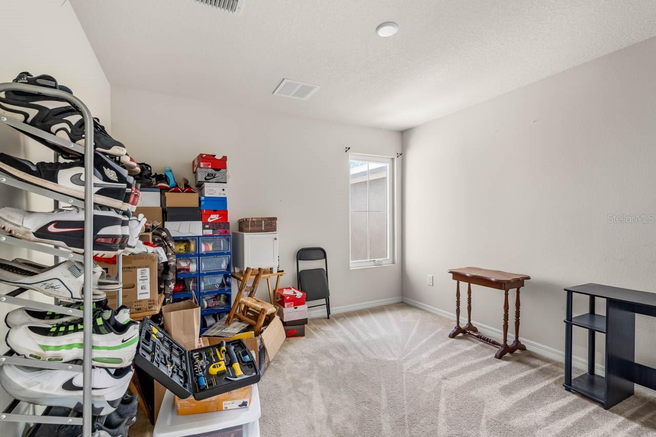 2121 BROADWAY VIEW AVE