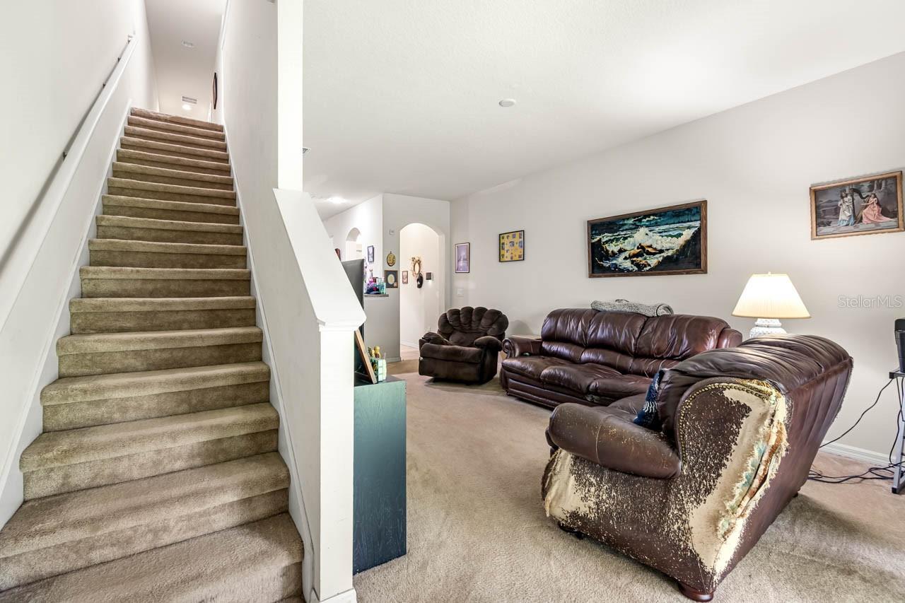 2121 BROADWAY VIEW AVE