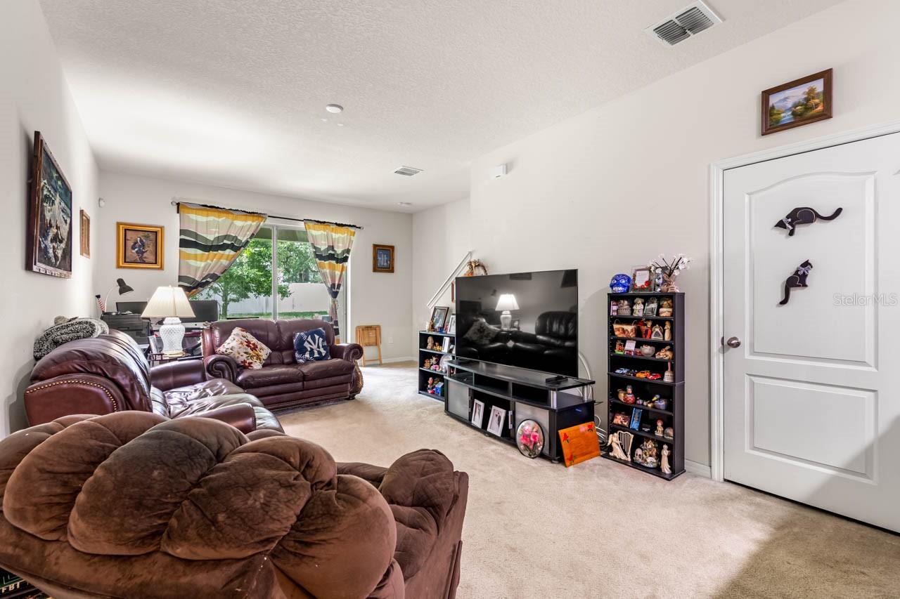 2121 BROADWAY VIEW AVE