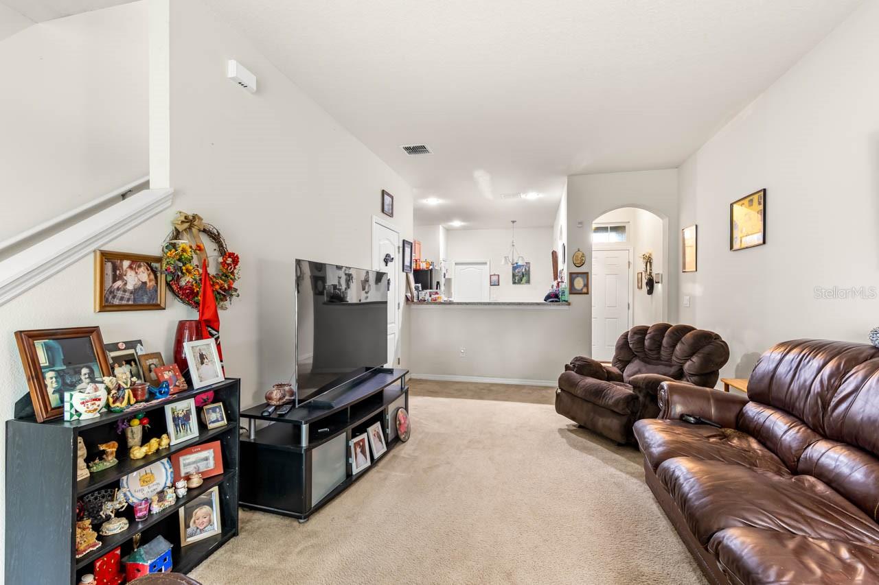 2121 BROADWAY VIEW AVE