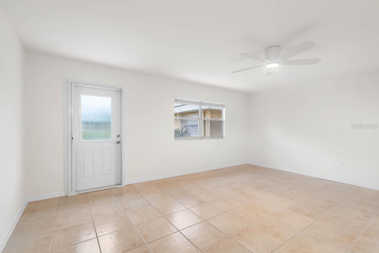201 KINGS BLVD #19
