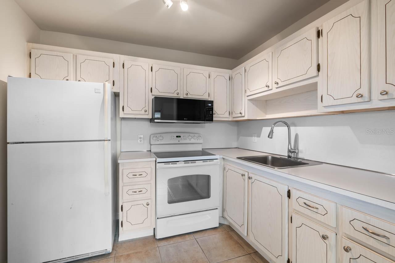 201 KINGS BLVD #19