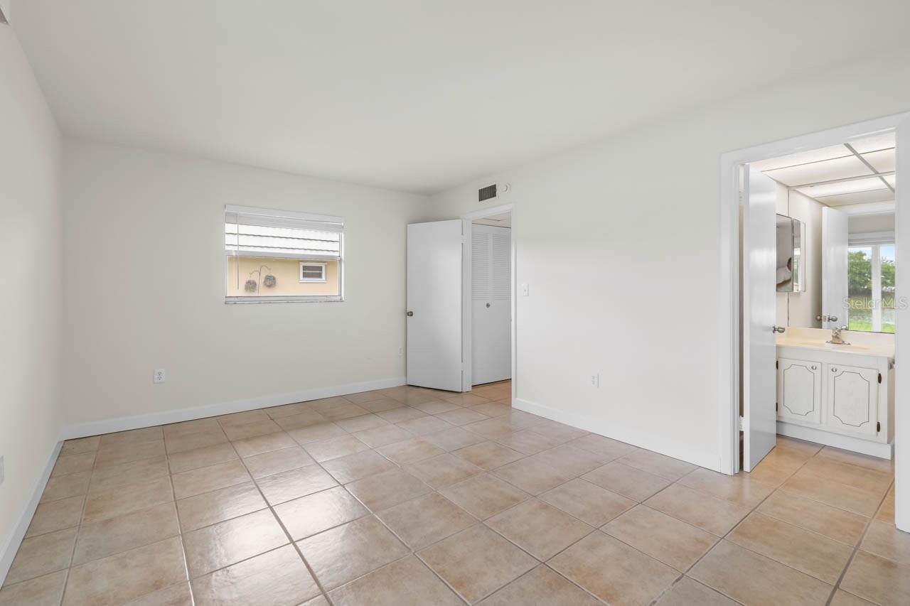 201 KINGS BLVD #19
