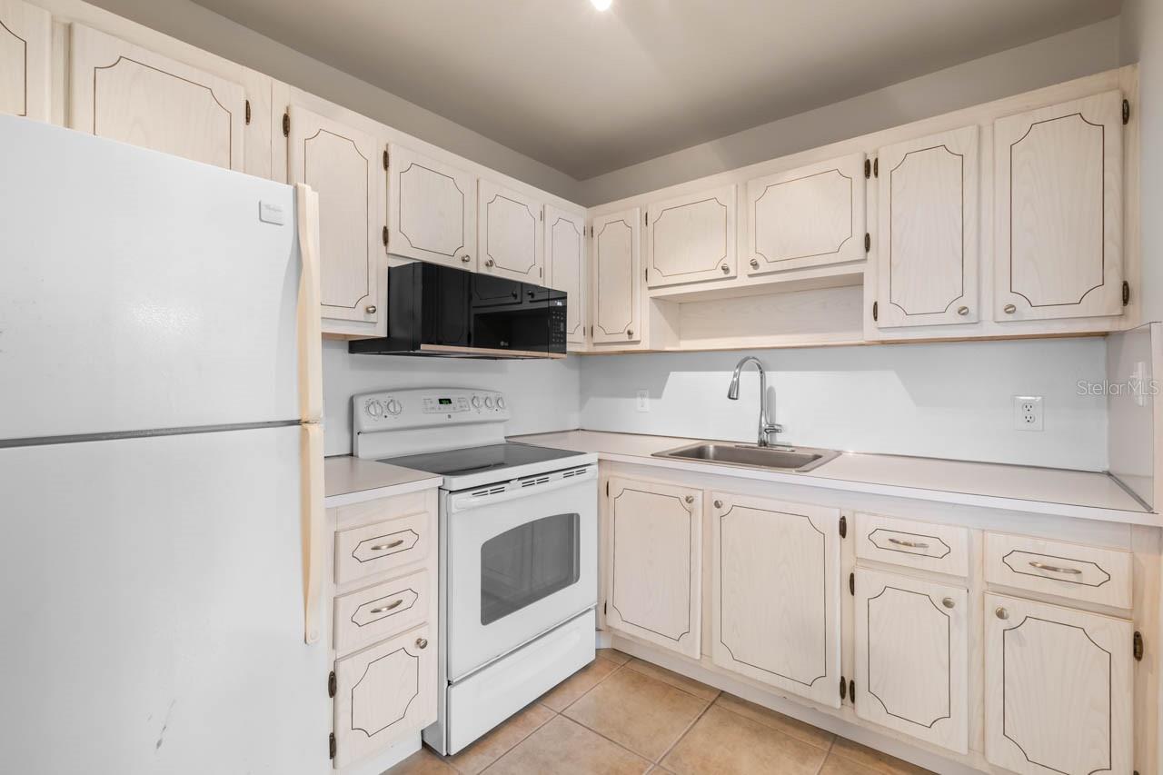 201 KINGS BLVD #19