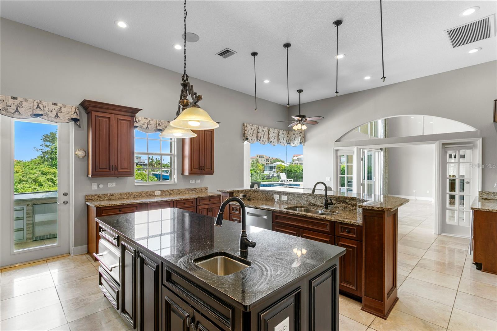 6459 RUBIA CIR