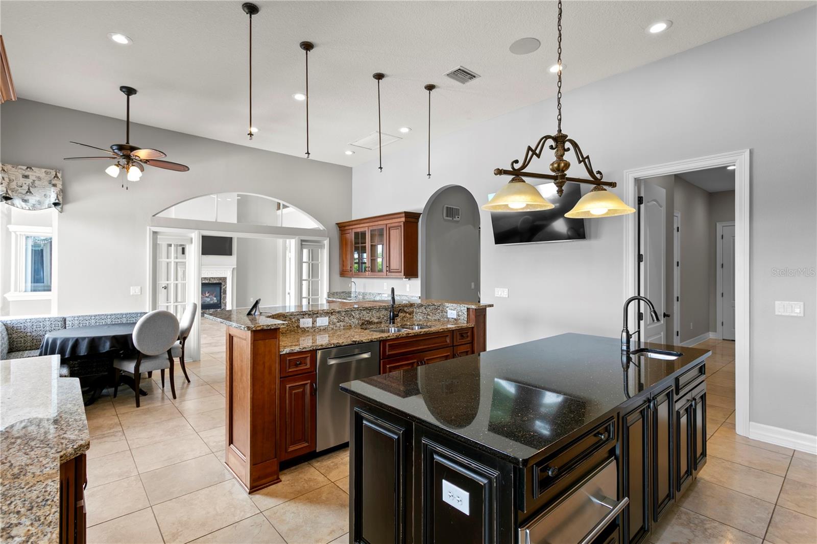 6459 RUBIA CIR