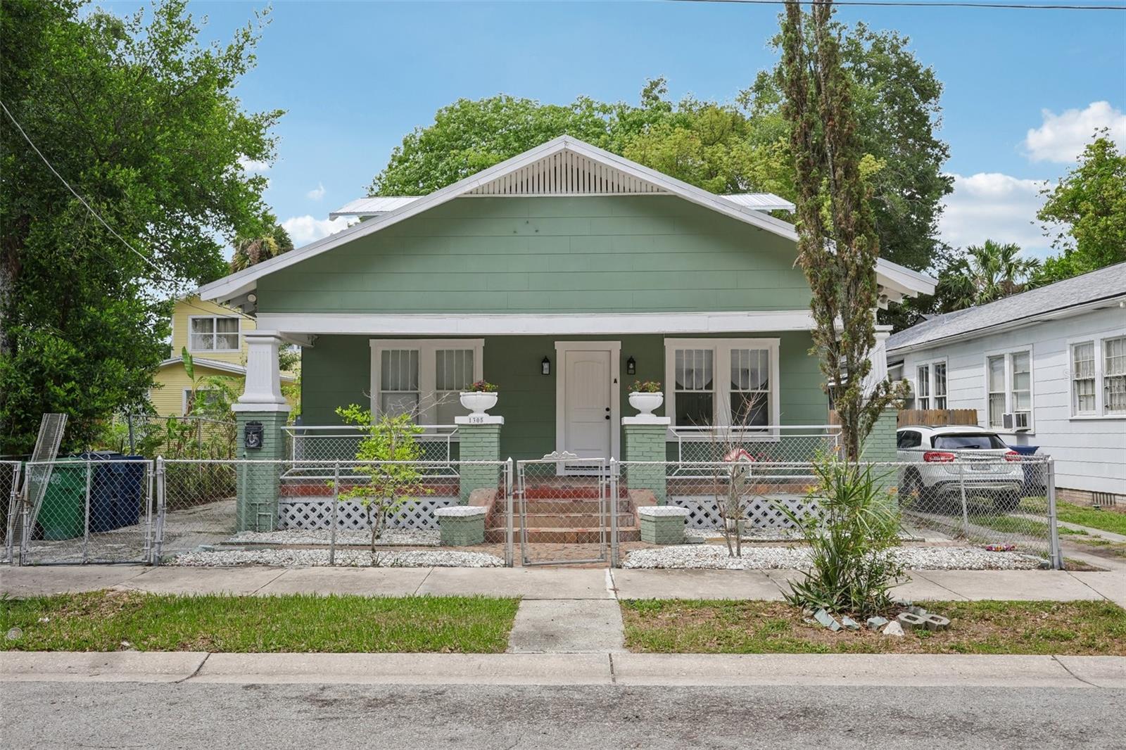 1305 E 17TH AVE