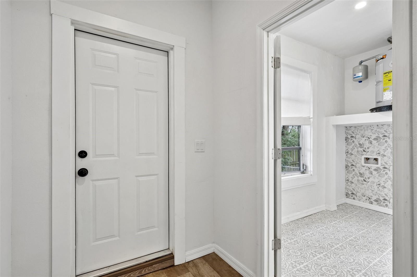 1305 E 17TH AVE