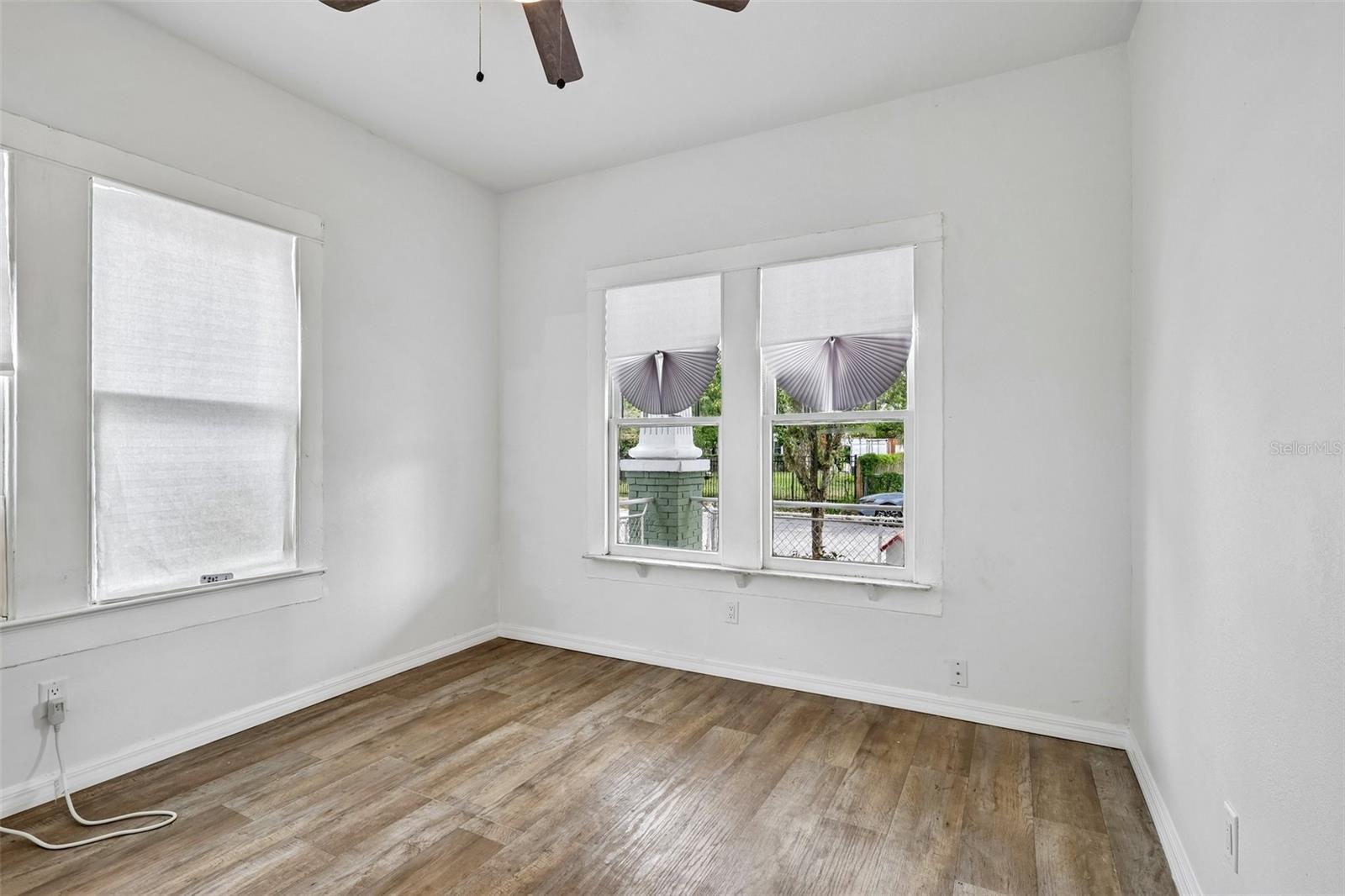 1305 E 17TH AVE