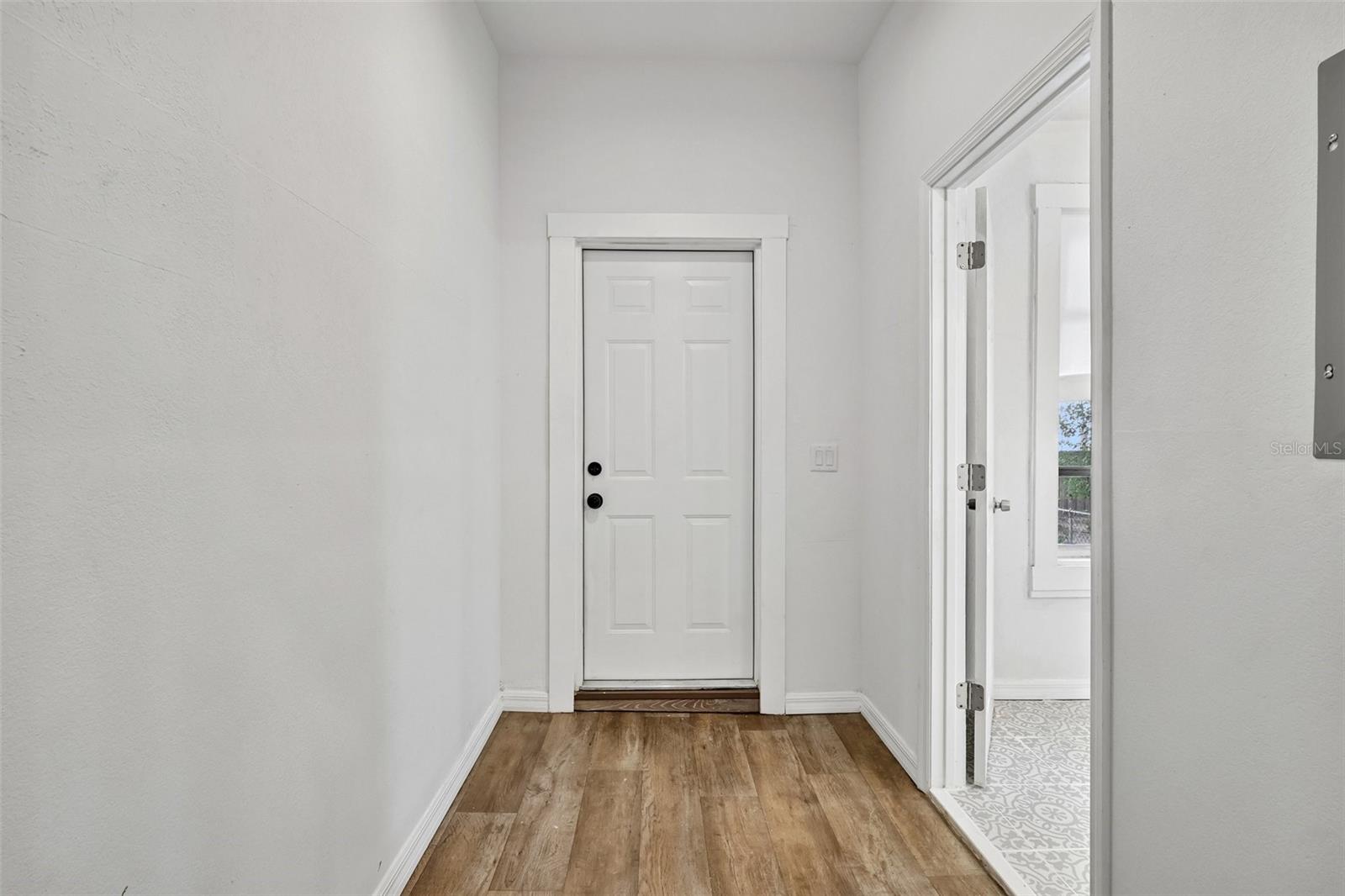 1305 E 17TH AVE
