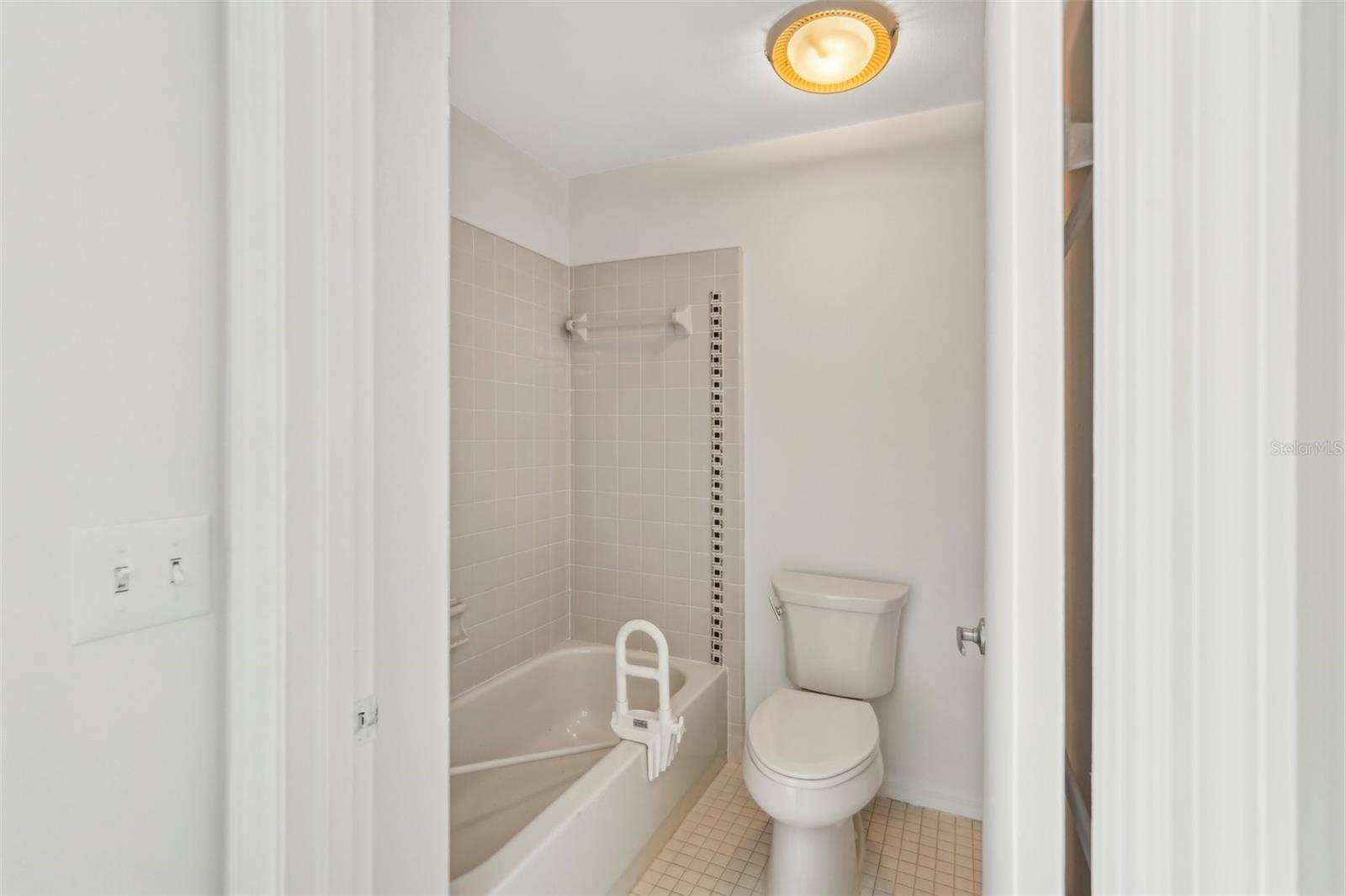 1613 COMFY CT