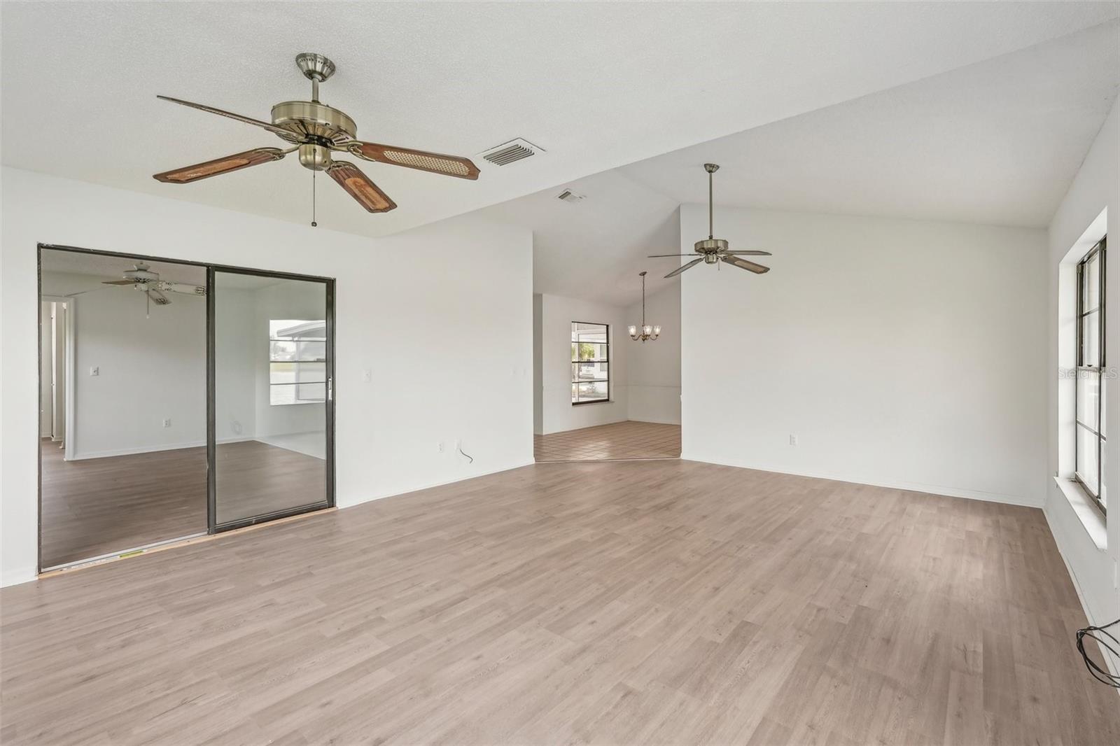 1613 COMFY CT