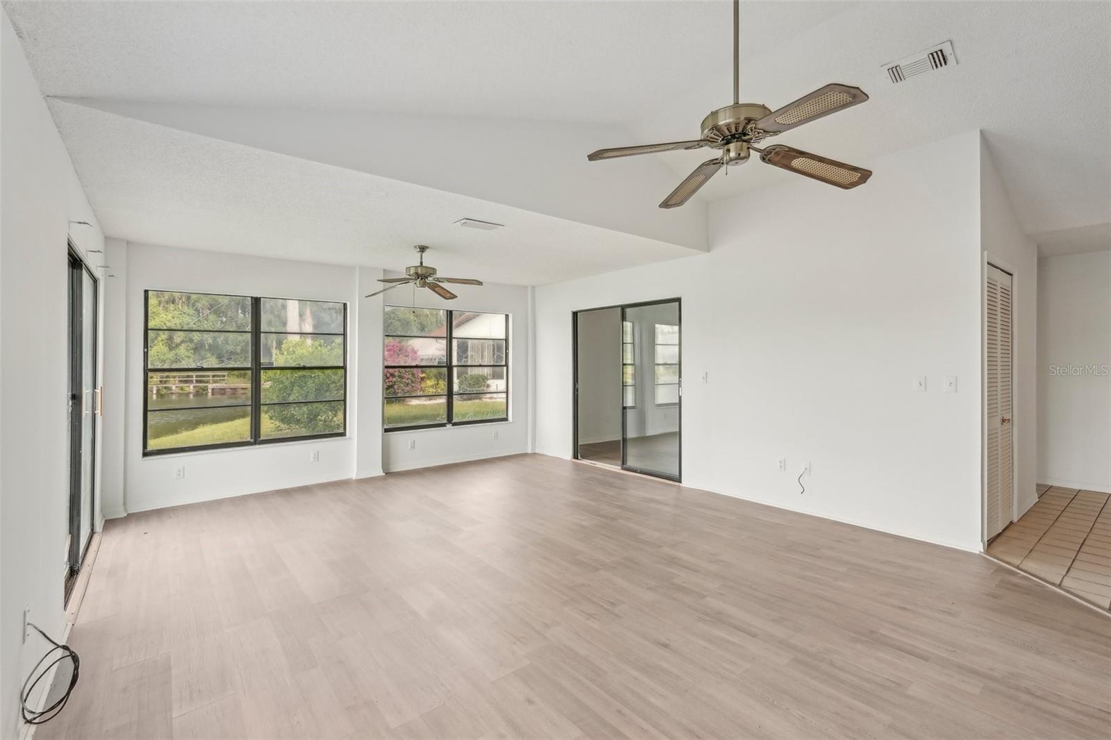 1613 COMFY CT