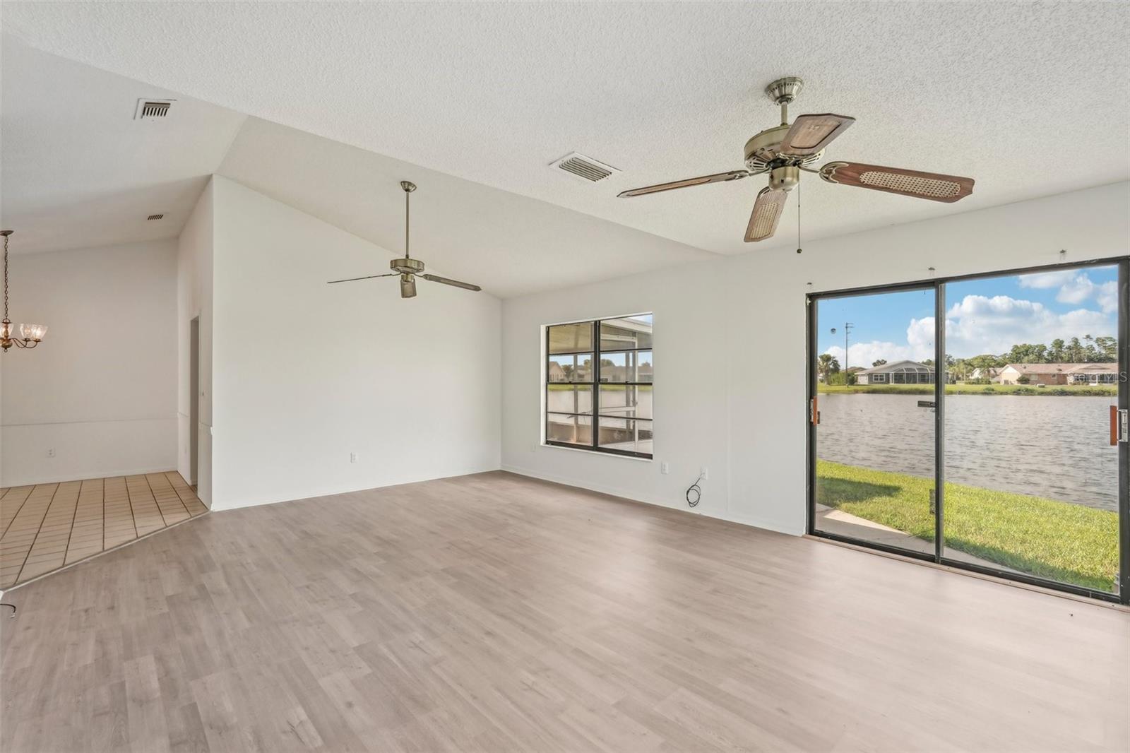 1613 COMFY CT