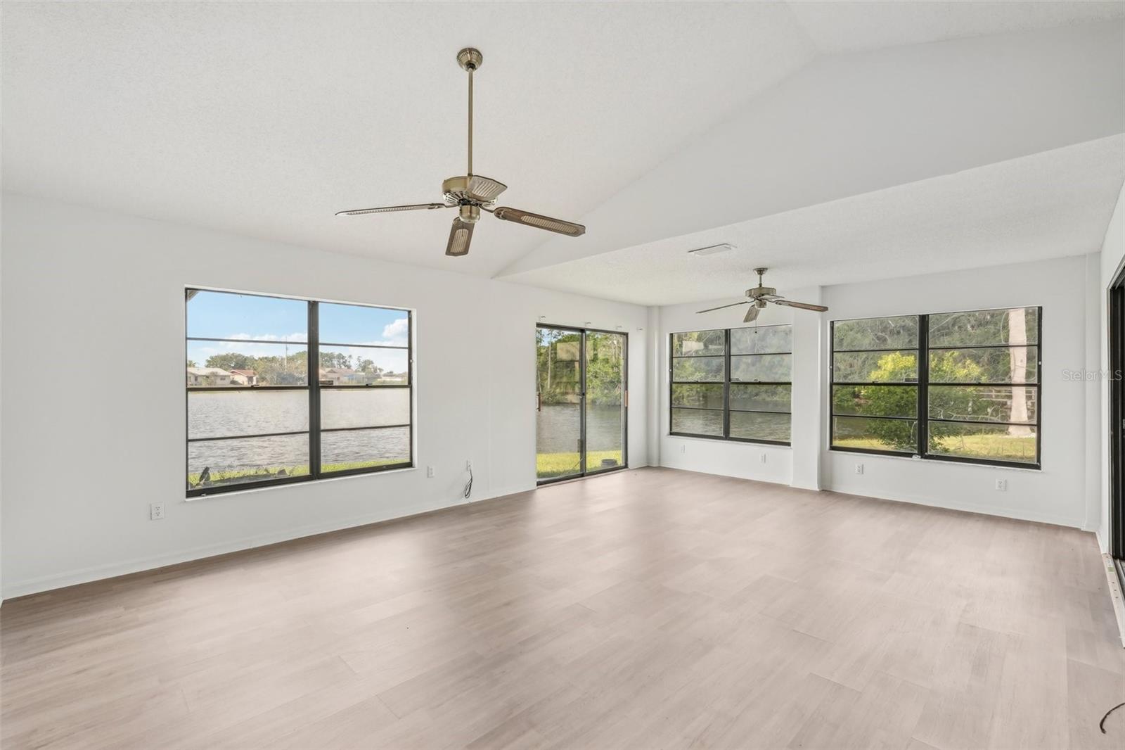 1613 COMFY CT