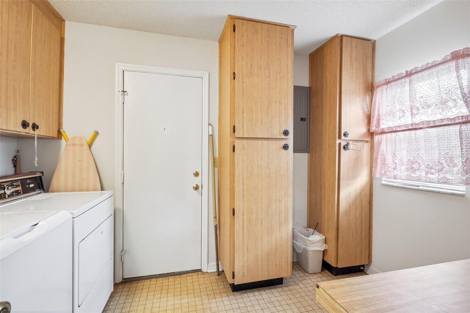 2017 HAMPSTEAD CIR
