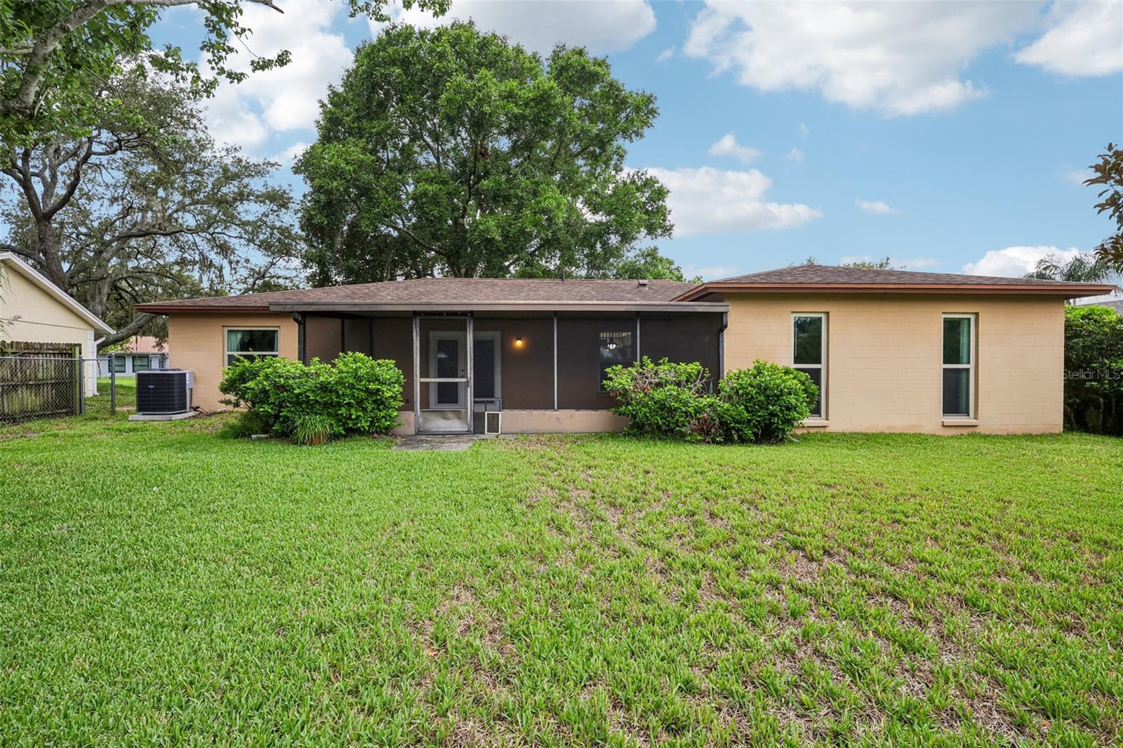 3718 SAND PEBBLE DR