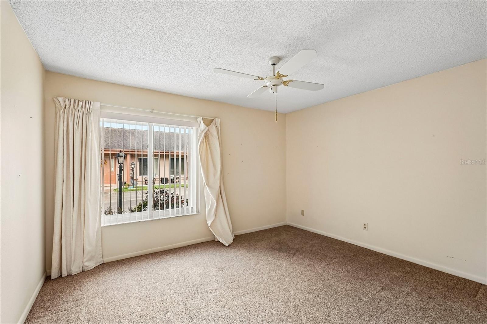 1329 NEW BEDFORD DR