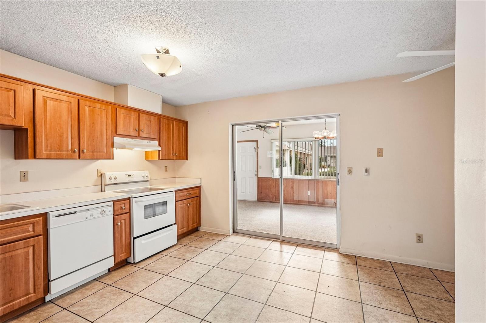 1329 NEW BEDFORD DR