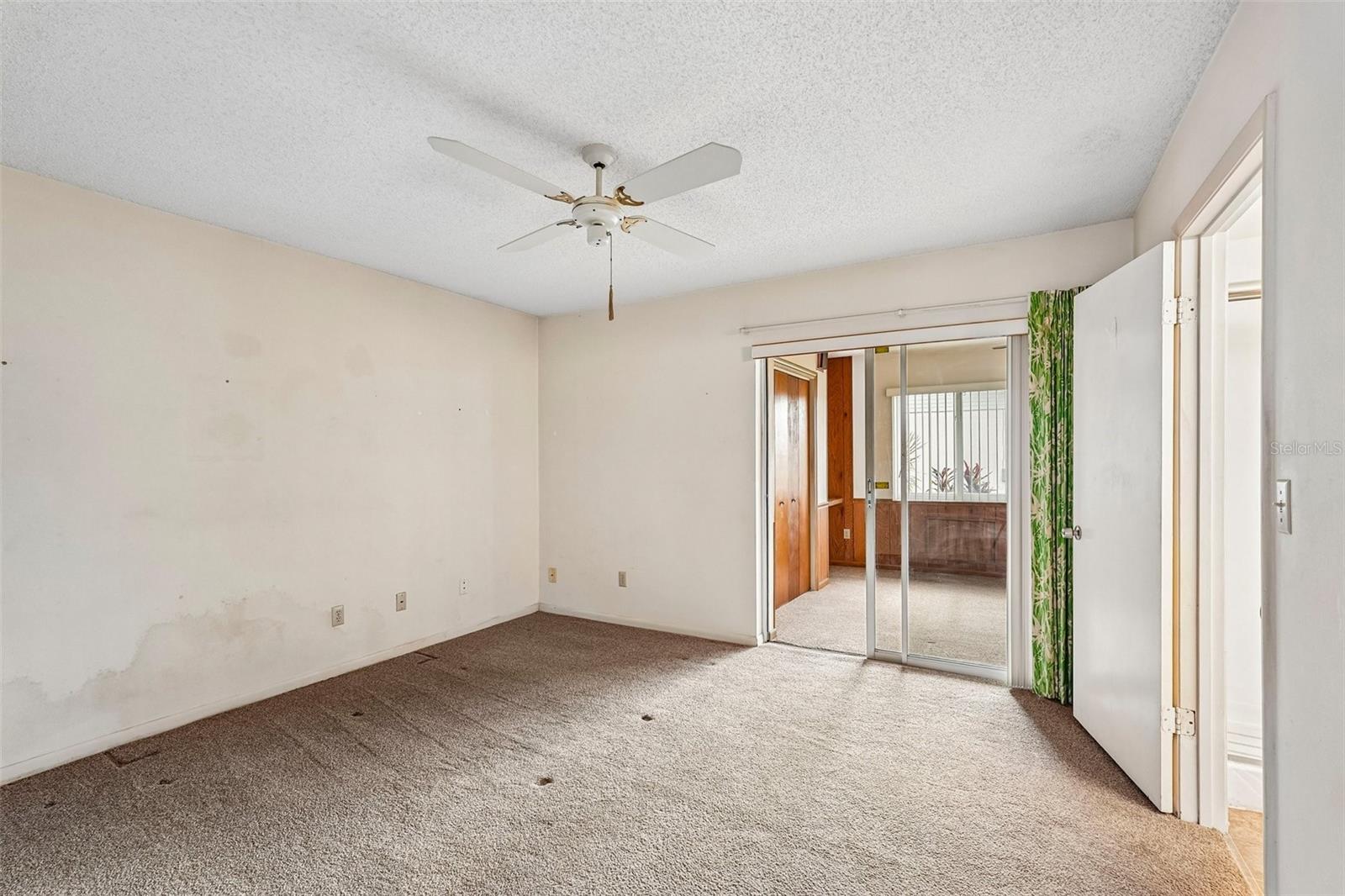 1329 NEW BEDFORD DR