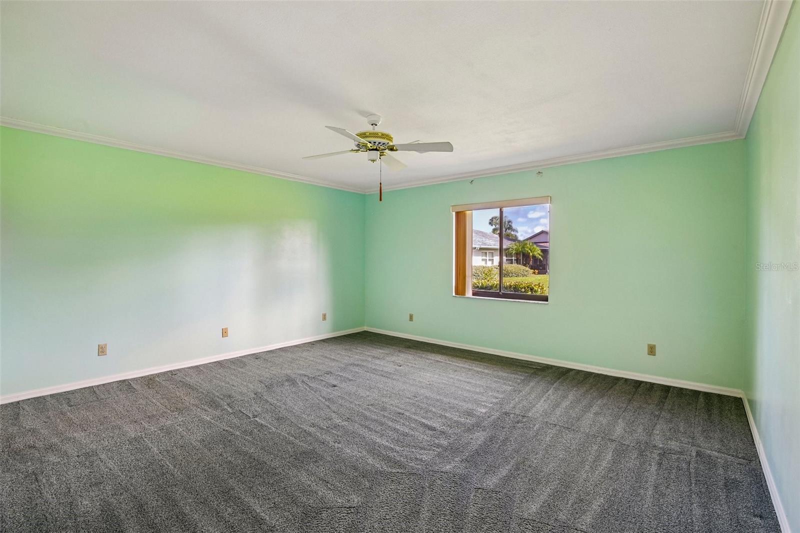 1304 LELAND DR