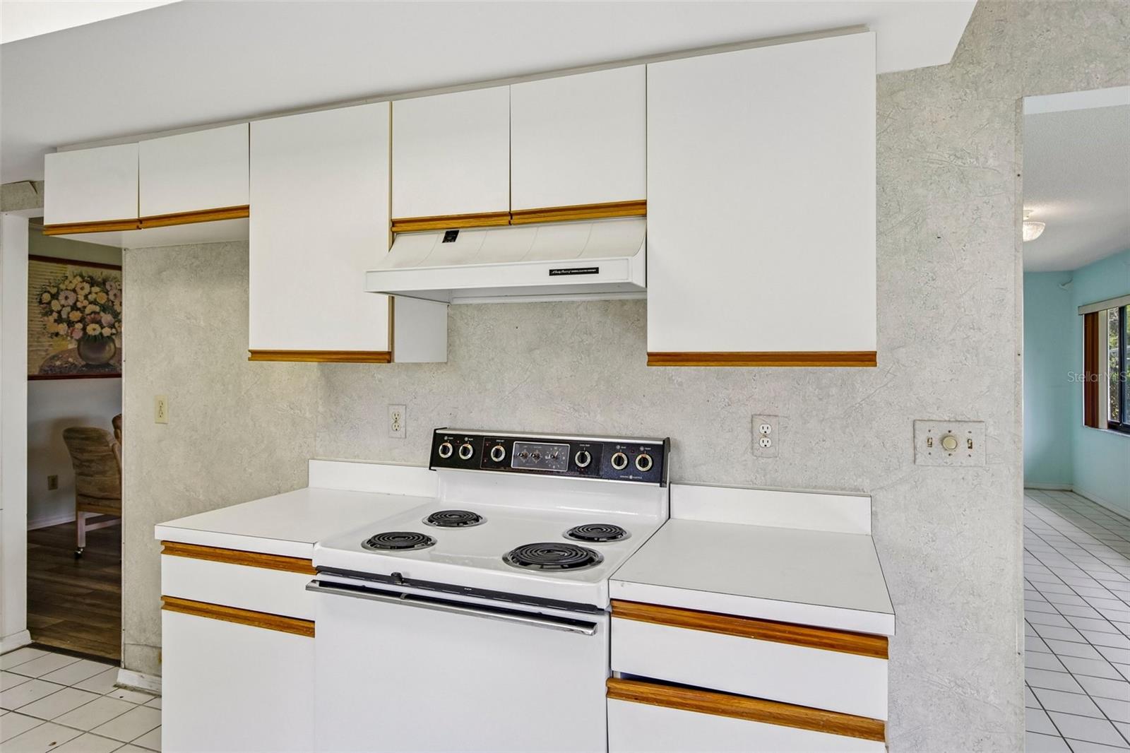 1304 LELAND DR
