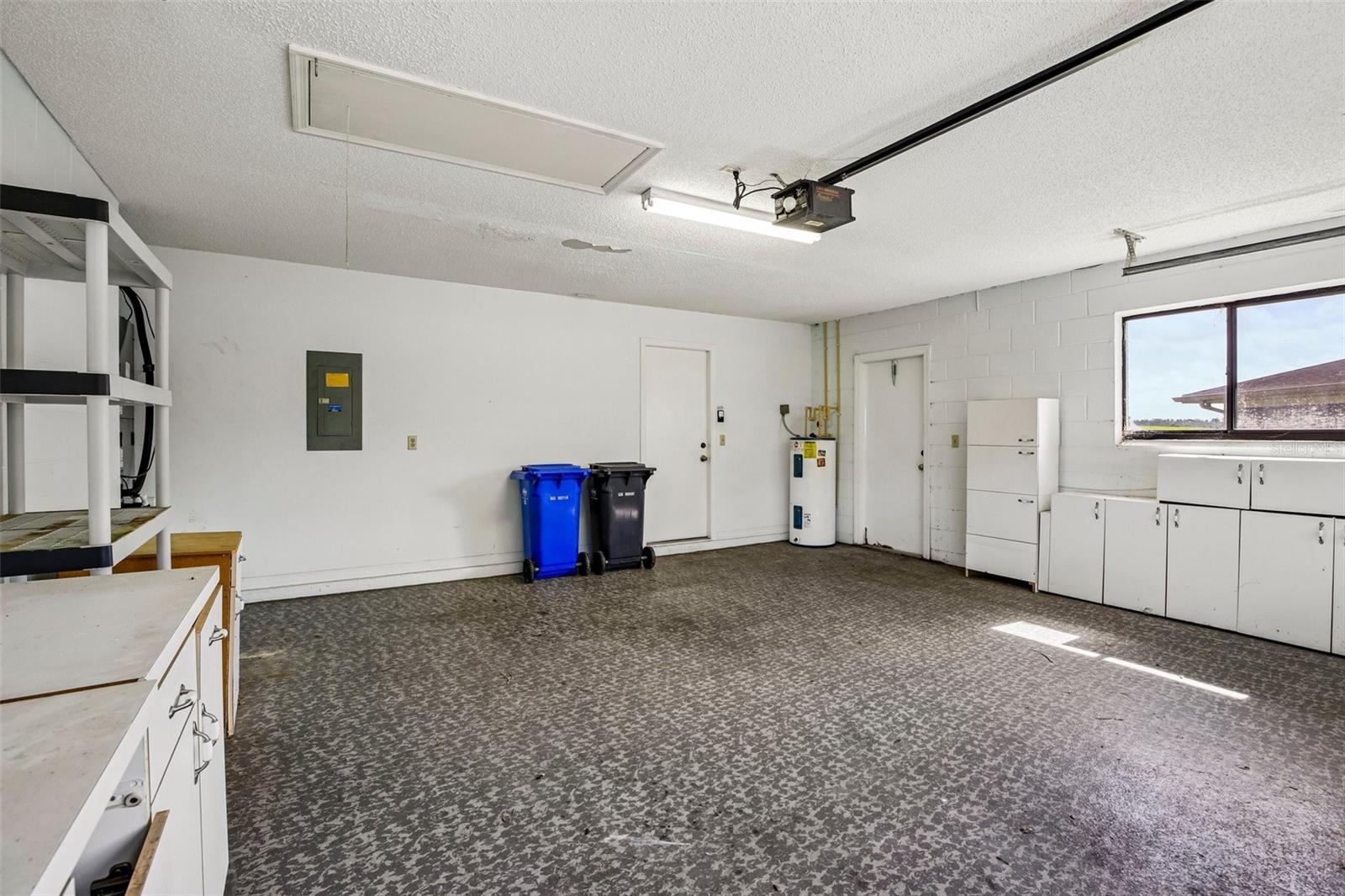 1304 LELAND DR