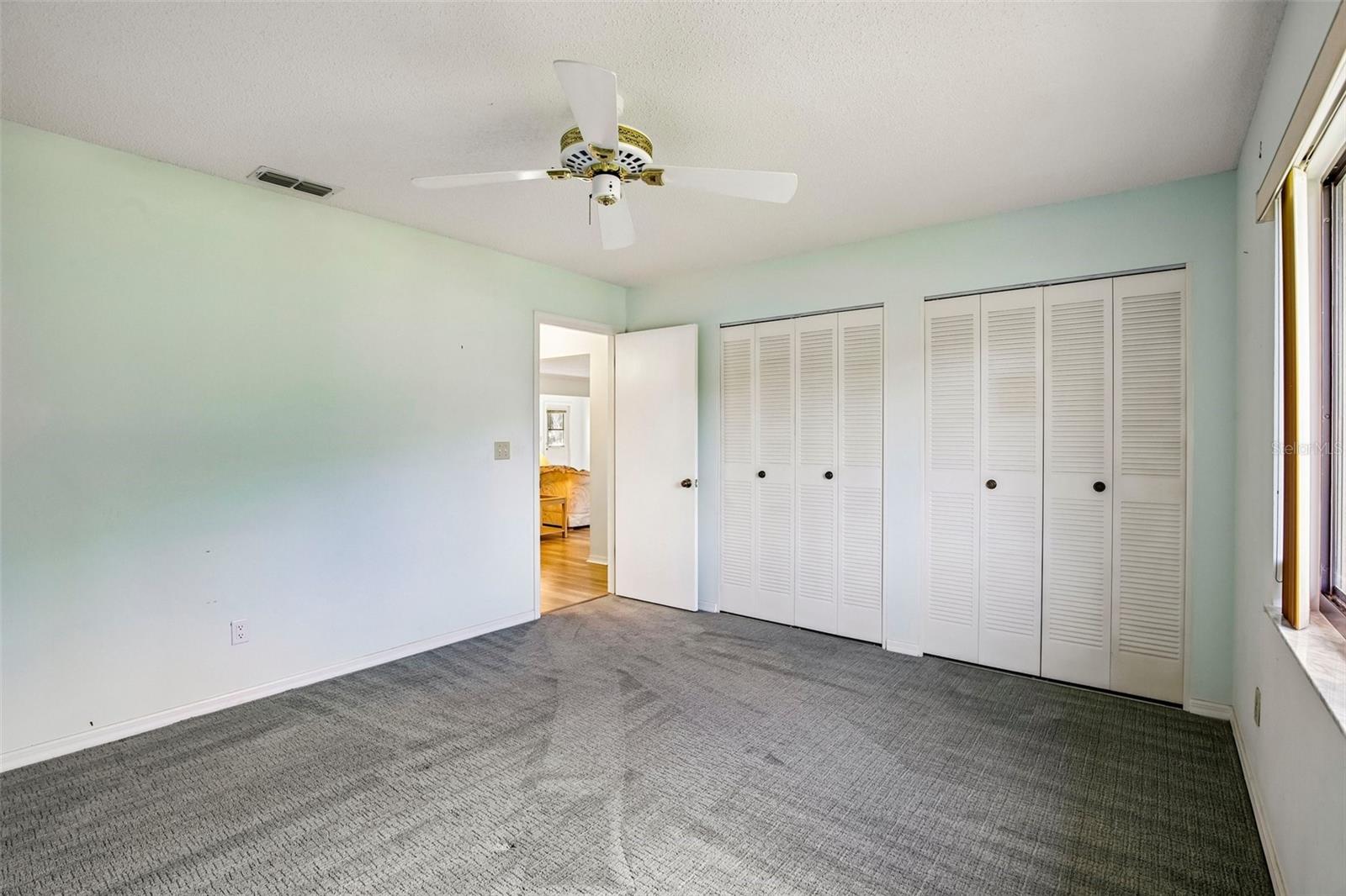 1304 LELAND DR