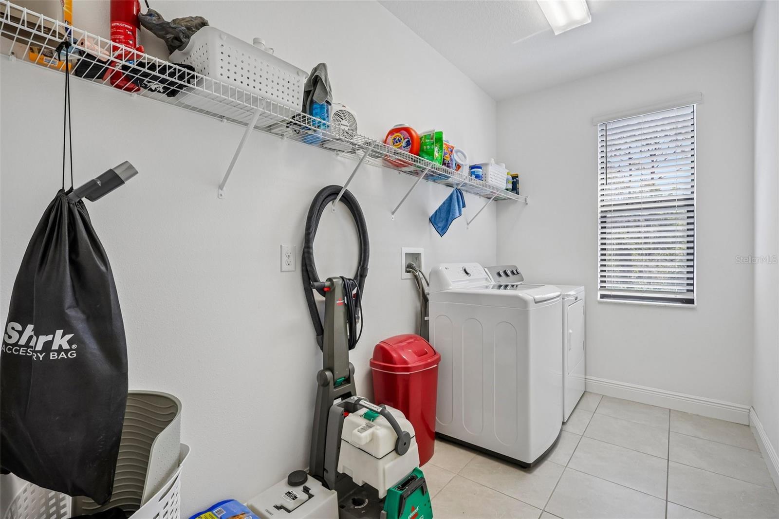 1605 ANASTACIA LN