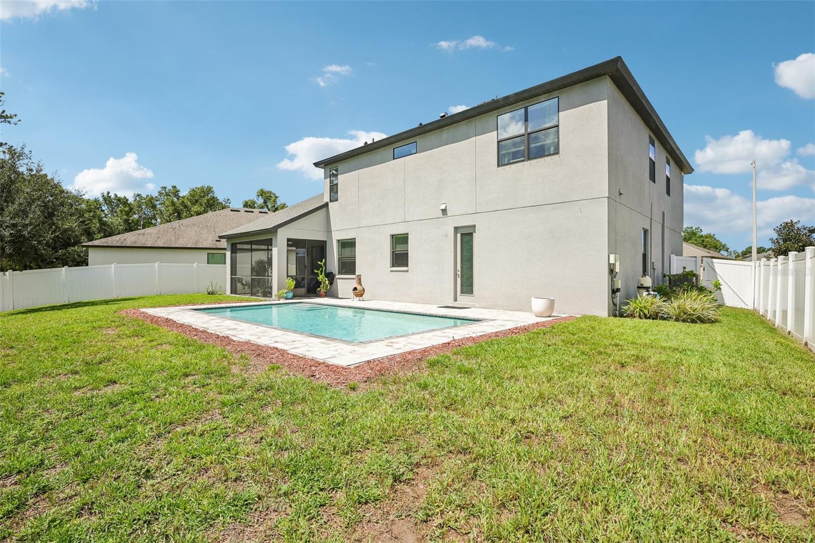 1605 ANASTACIA LN