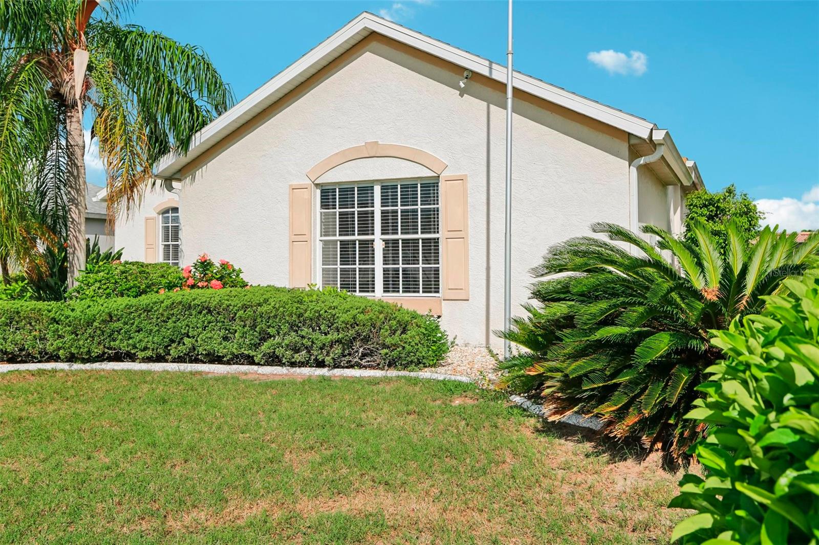 1104 VILLEROY DR