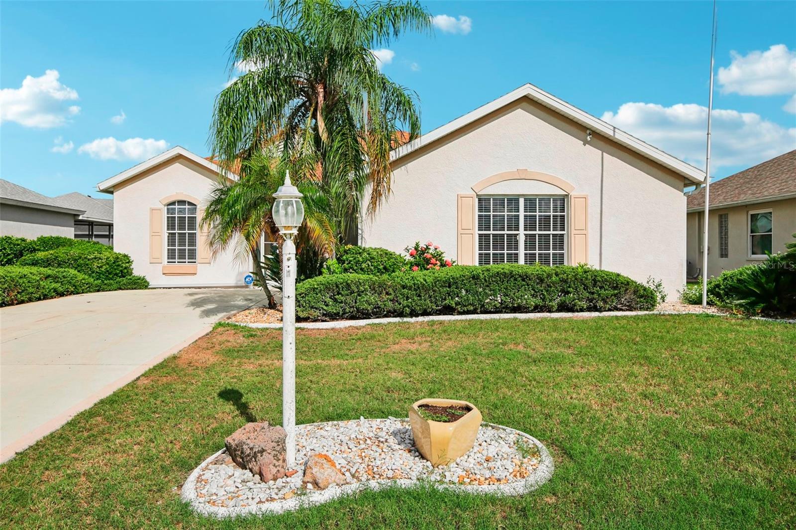 1104 VILLEROY DR
