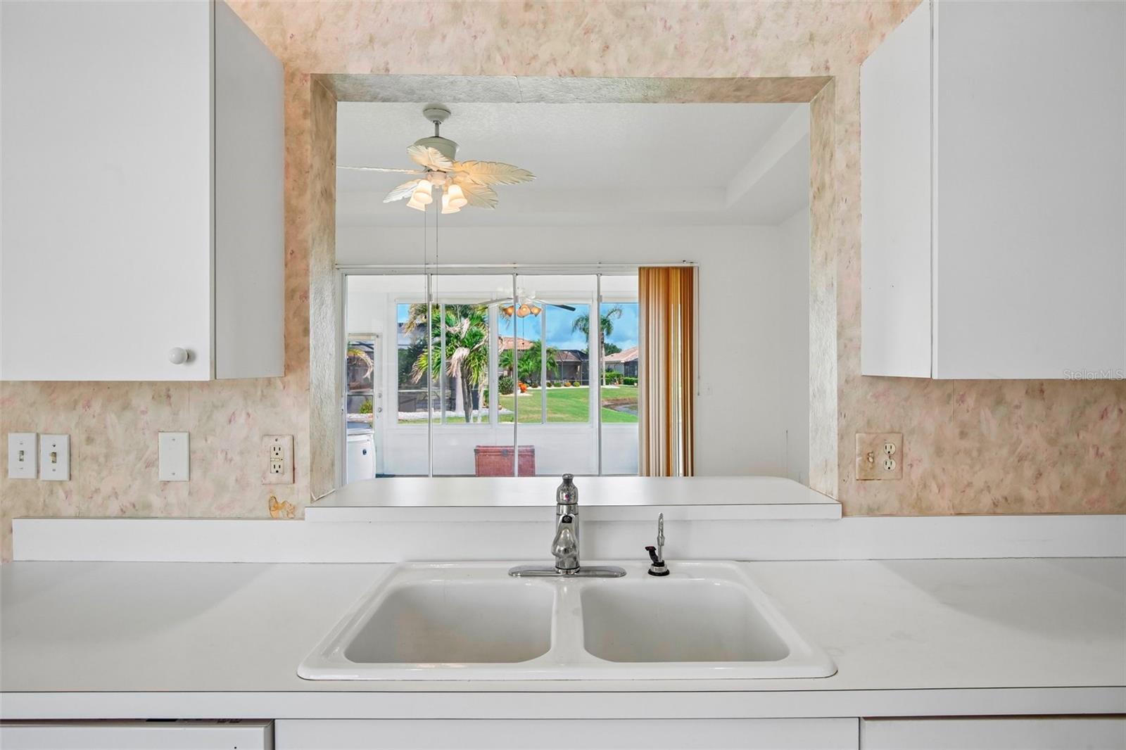 1104 VILLEROY DR