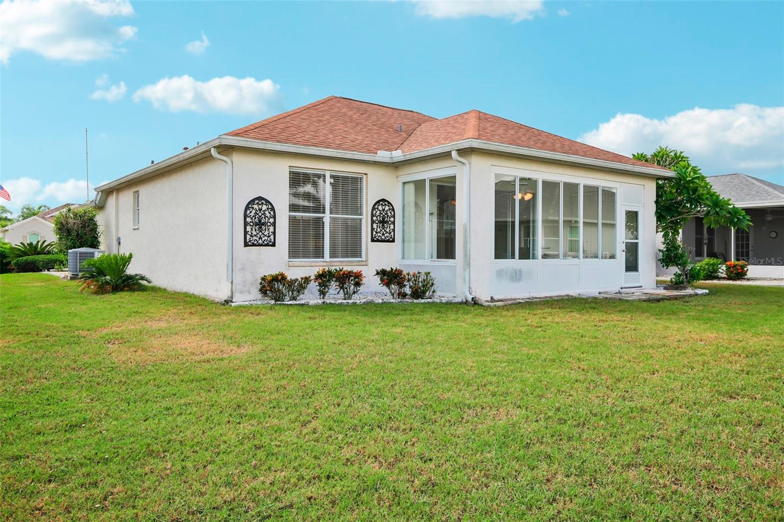 1104 VILLEROY DR