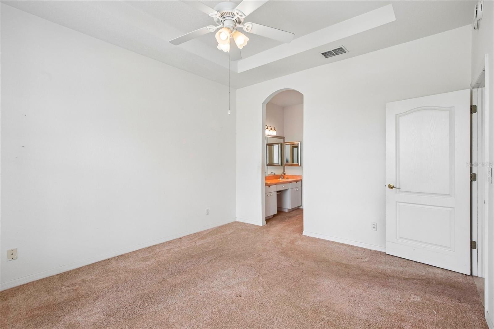 1104 VILLEROY DR